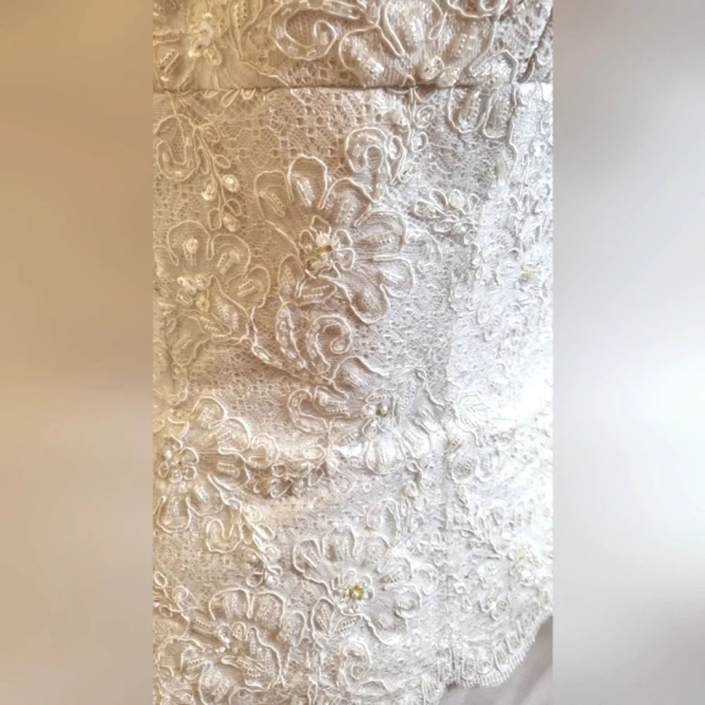 Da Vinci Modern Romantic White Orchid Boutique Gown Dress - Picture 9 of 16